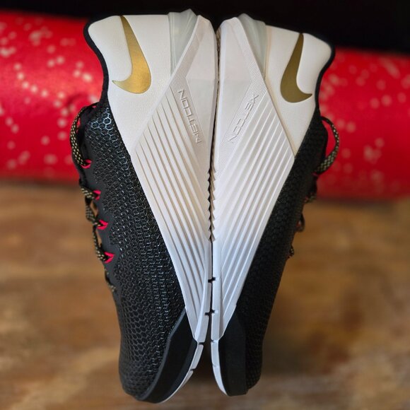 Nike Metcon 5 Glam Metallic Edition Multi-Sport Fitness Gym Cross Trainer AO2982 - Picture 1 of 16